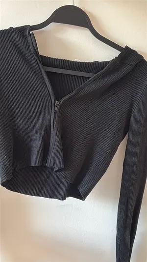 Garage Zip-up Cropped Sweater thumbnail 3