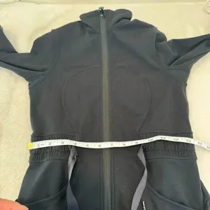 Lululemon womwens jacket size 4 thumbnail 10