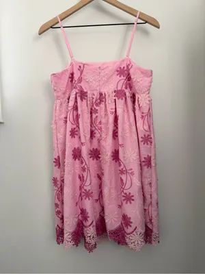 Storia Medium NEW Katy Embroidered Mini Dress Pink Floral Babydoll Flowy Preppy thumbnail 3