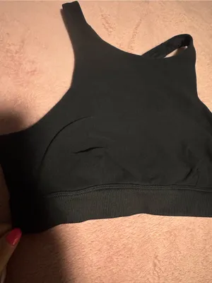 Alo sports bra thumbnail 2
