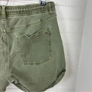 American Eagle Green Relaxed Casual Denim Shorts Size 14 thumbnail 10