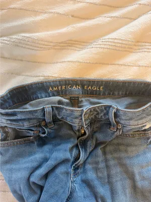 American Eagle Low-Rise Baggy Jeans thumbnail 4