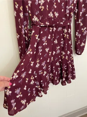 Mi Ami Long Sleeve Floral Mini Dress Size M Maroon Surplice Tie Waist Boho Chic thumbnail 6