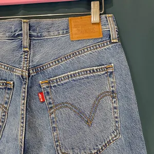 Levi's Ribcage Straight Ankle Jeans thumbnail 6
