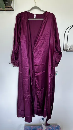 Flora Deep Purple Long Sleeve Satin Robe Size‎ Large/XL thumbnail 1