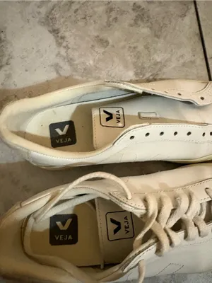 Veja Esplar Leather Logo Sneakers in White thumbnail 5