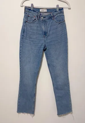Abercrombie & Fitch The ‘90s Slim Straight Ultra High Rise Cross Size 26 / 2 R thumbnail 2