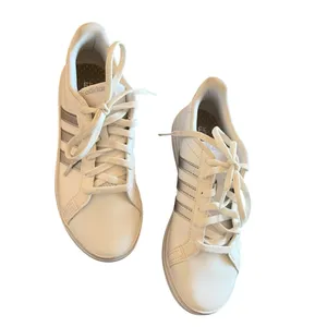 Adidas Womens Size 7 Grand Court Cloudfoam Lifestyle Sneakers White Silver Metal thumbnail 3