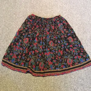 VINTAGE FLORAL DAMASK PATTERN MIDI SKIRT Black thumbnail 1