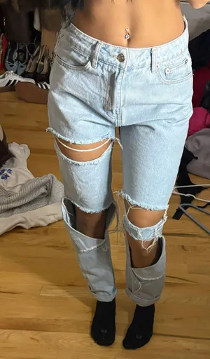 Adika Ripped Jeans thumbnail 1