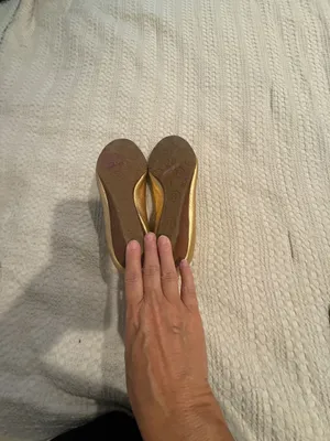 Tory Burch Gold Metallic Leather Tortoise Shell Logo Wedge Pumps thumbnail 5