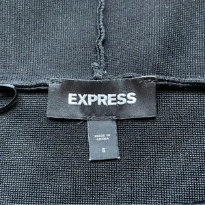 Express Contour Knit Keyhole Off Shoulder Black Crop Top Small thumbnail 6