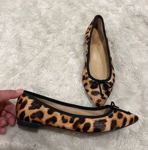 Talbots classic leopard-print pointed toe calf hair ballet flats Woman Size 6.5 thumbnail 1