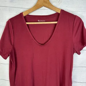 Athleta Women size M Burgundy Soft Drape V Neck Tee Everyday Basic thumbnail 3