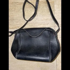 Vtg ‎ Guy Laroche Paris shoulder Crossbody Leather Purse Black 9”x6”x4” thumbnail 2