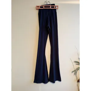 OFFLINE by Aerie Real Me Crossover Flare Leggings Navy Blue‎ High Rise XS thumbnail 3