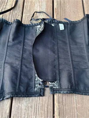 Black Lace Overbust Corset with Cream Underlay thumbnail 5