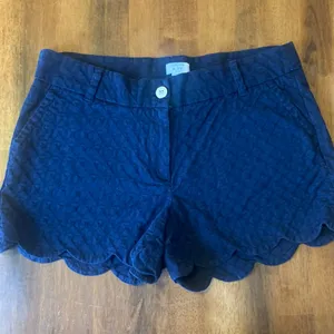 Crown & Ivy Shelby shorts 10 Petite Navy Blue Scalloped Hem thumbnail 1