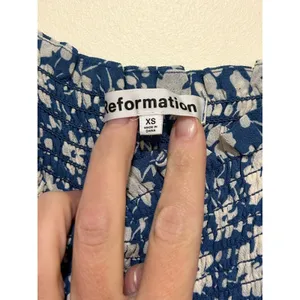 NWOT Reformation Sable Smocked Tie Midi Dress in Mari Blue White Floral Size XS thumbnail 4
