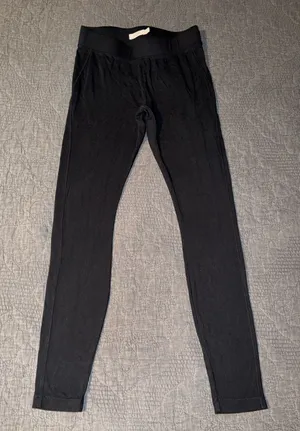 UGG Ashlee Legging-Black Woman’s Size-S thumbnail 1