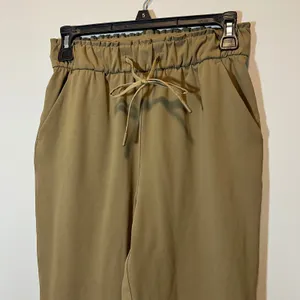 Lululemon Keep Moving Stretch High-Rise 7/8 Length Pant Olive Khaki Women's‎ 4 thumbnail 2