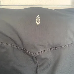 NWT‎ Free People Movement Wrap Lose Control Leggings in Gravel Stone Gray thumbnail 8