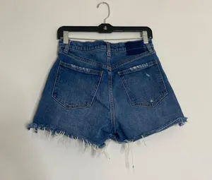 Abercrombie BNWOT 4” Mom Jean Shorts thumbnail 4