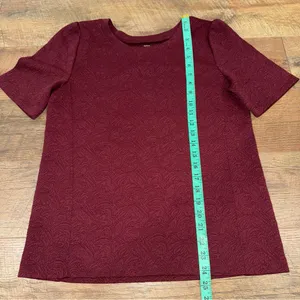 Loft Women's Jacquered Floral Patterned Short-sleeve Burgundy Crewneck Top thumbnail 8