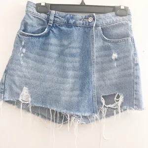 ZARA DENIM ASYMMETRICAL LIGHT BLUE WASH MINI SKORT Distressed XS WAIST thumbnail 1