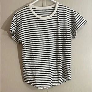 Madewell black and white tee shirt medium curved hemline thumbnail 1