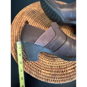 Croft & Barrow Ortholite Brown Ankle Boots Shooties Block Heel Womens Size 8.5‎ thumbnail 3