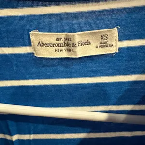 Abercrombie & Fitch Navy and White Striped Tee thumbnail 2