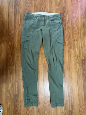 Athleta Green Cargo Utility Ankle Zip Pant Size 8T. thumbnail 1