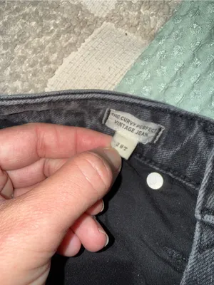 Madewell The Curvy Perfect Vintage Jean Black 28T High Rise Straight Leg thumbnail 4