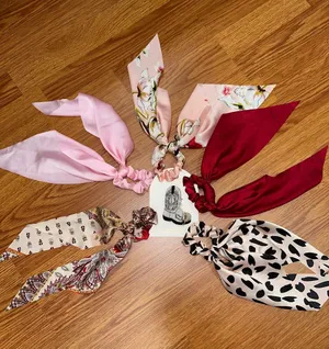 Multi-Pack Hair Scarf Scrunchies & claw clip thumbnail 1