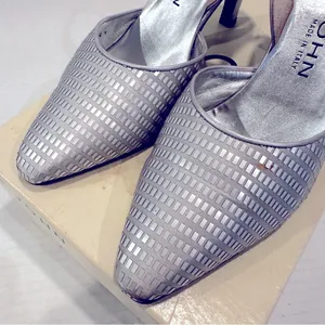 St. John Slingback Pointy Toe Pumps Women's 7.5B Silver Leather Strap‎ Vintage thumbnail 2