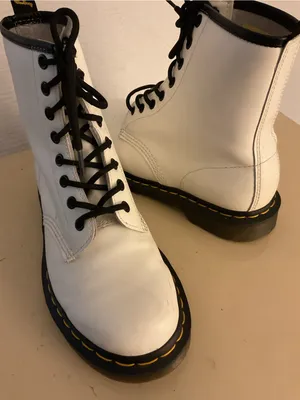 Dr. Martens women White Leather Lace-Up Combat Boots US 7 thumbnail 2