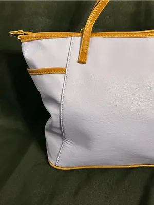 Women’s White & Lavender Tote Bag with Brown Trim & Gold Accent NWT thumbnail 9