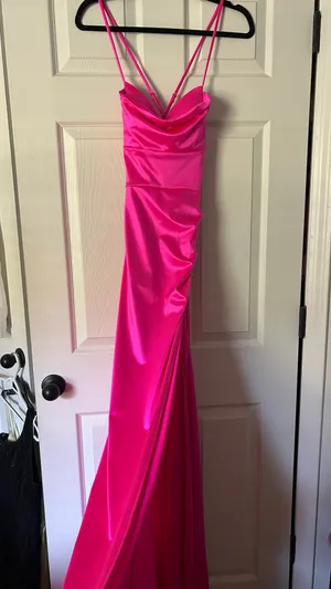 B Darlin Hot pink Prom dress thumbnail 2