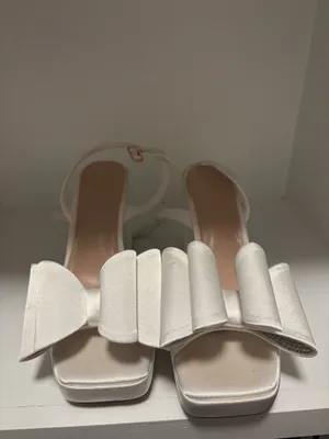 Dream Paris white bow heels thumbnail 4