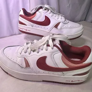 Nike Women’s White & Burgundy Low-Top Sneakers thumbnail 1