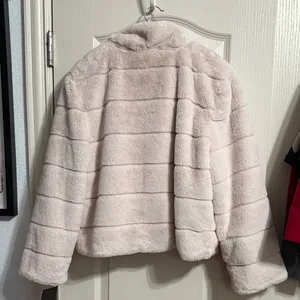 💙💖‎ NWT Andrew Marc New York Faux Fur Jacket thumbnail 4