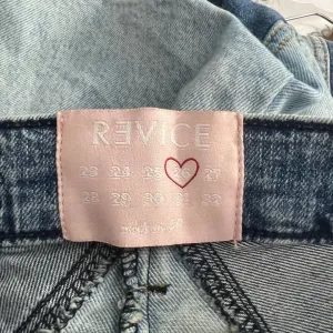 Revice Venus Crop Star Jeans in‎ Stargazer Medium Wash Blue Size 26 thumbnail 13