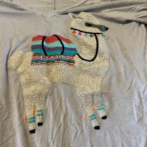 Judith march medium tee thumbnail 8
