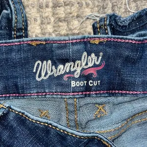 Wrangler bootcut jeans thumbnail 6