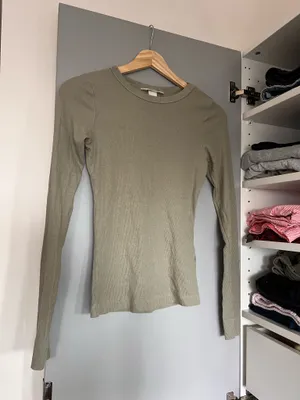 H&M light green ribbed crew long sleeve top thumbnail 2