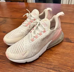 Nike Air 270 Shoes Pink and White thumbnail 1