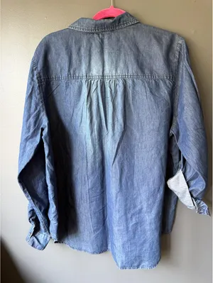 NWT’s Bandolino XL Denim Shirt with Lace-Up Front thumbnail 2