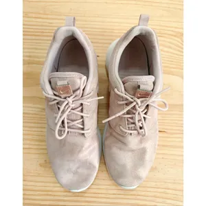 Nike Roshe One Premium Metallic Red Bronze Women’s Size 8.5 Sneakers thumbnail 9