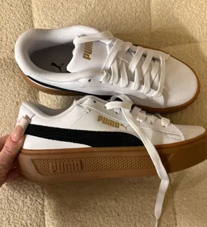 Puma sneakers thumbnail 1
